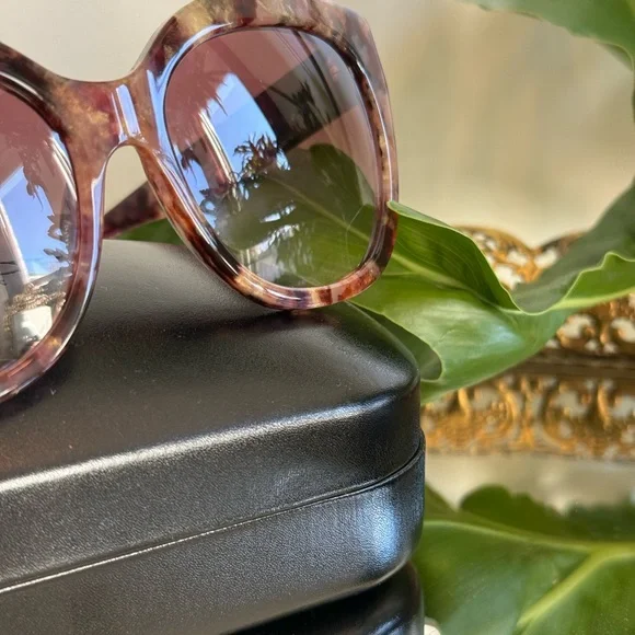 Coach Purple Sunglasses Fashion Accessories display picture 3